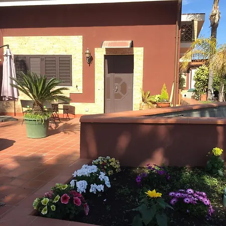 Valentino Oda ve Kahvaltı Giardini Naxos