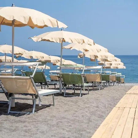 Valentino Giardini Naxos